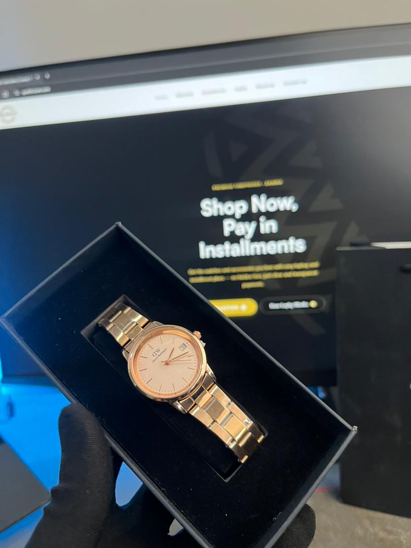 Daniel Wellington Iconic Link | Rose Gold & Egg White Dials view 3