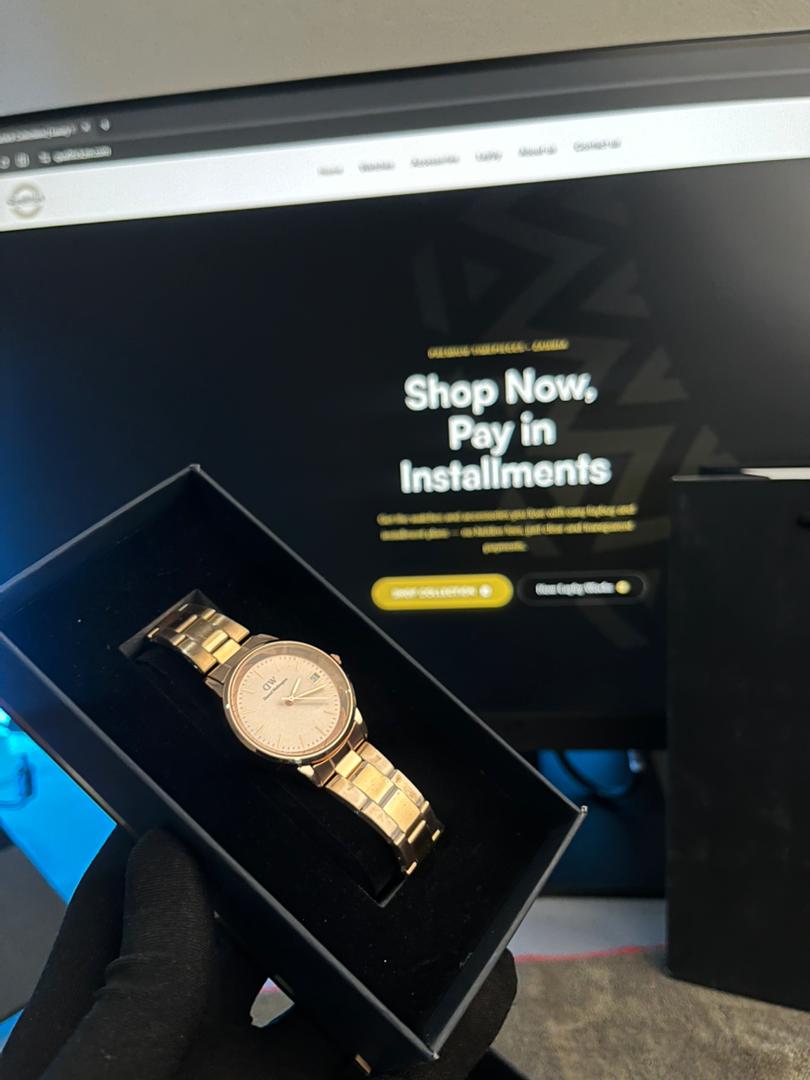 Daniel Wellington Iconic Link | Rose Gold & Egg White Dials view 4
