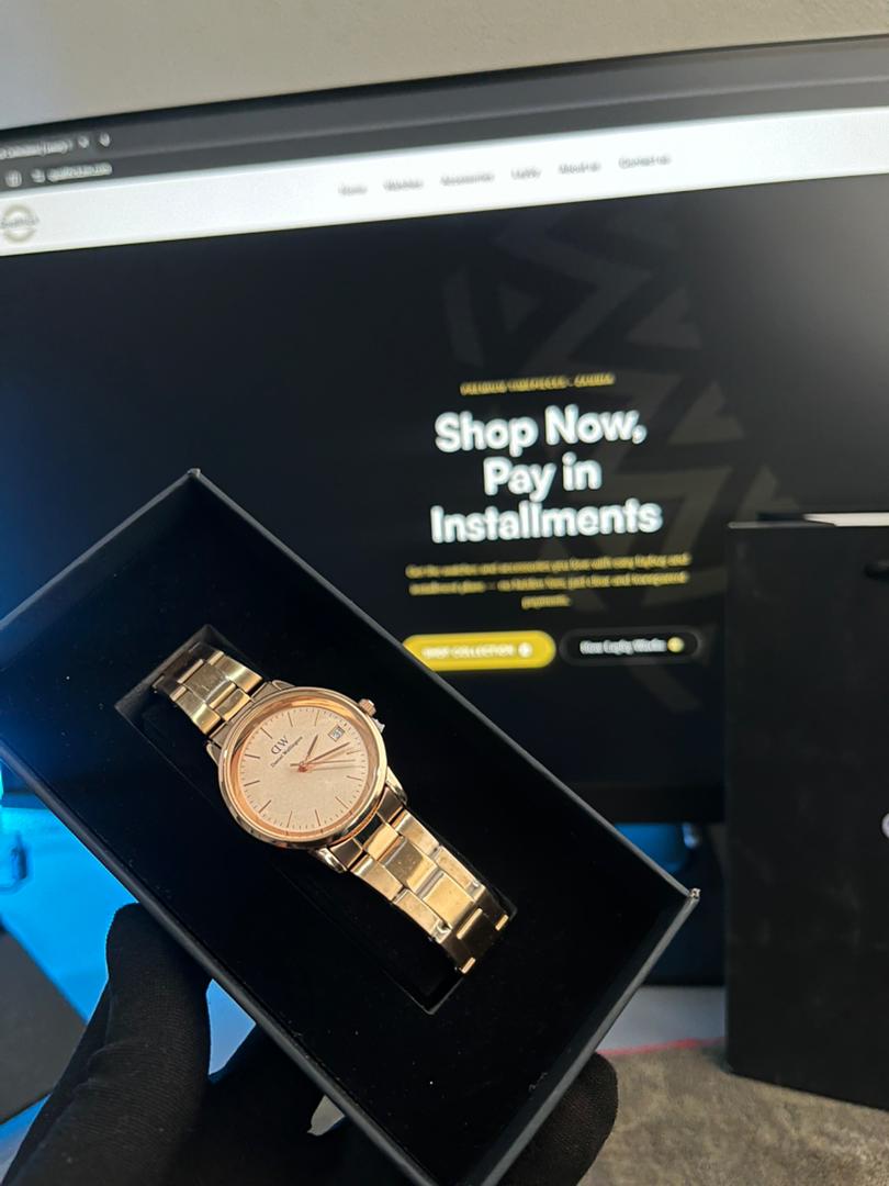 Daniel Wellington Iconic Link | Rose Gold & Egg White Dials view 2