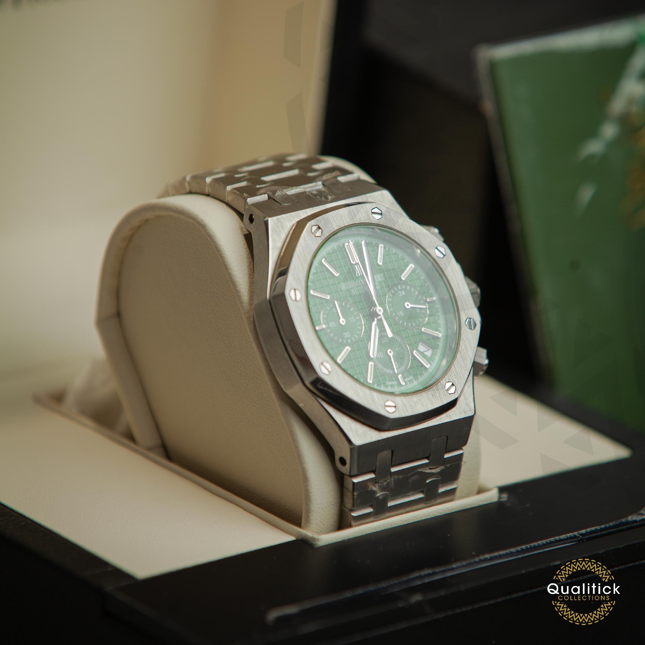 Audemars Piguet Royal Oak Chronograph view 2