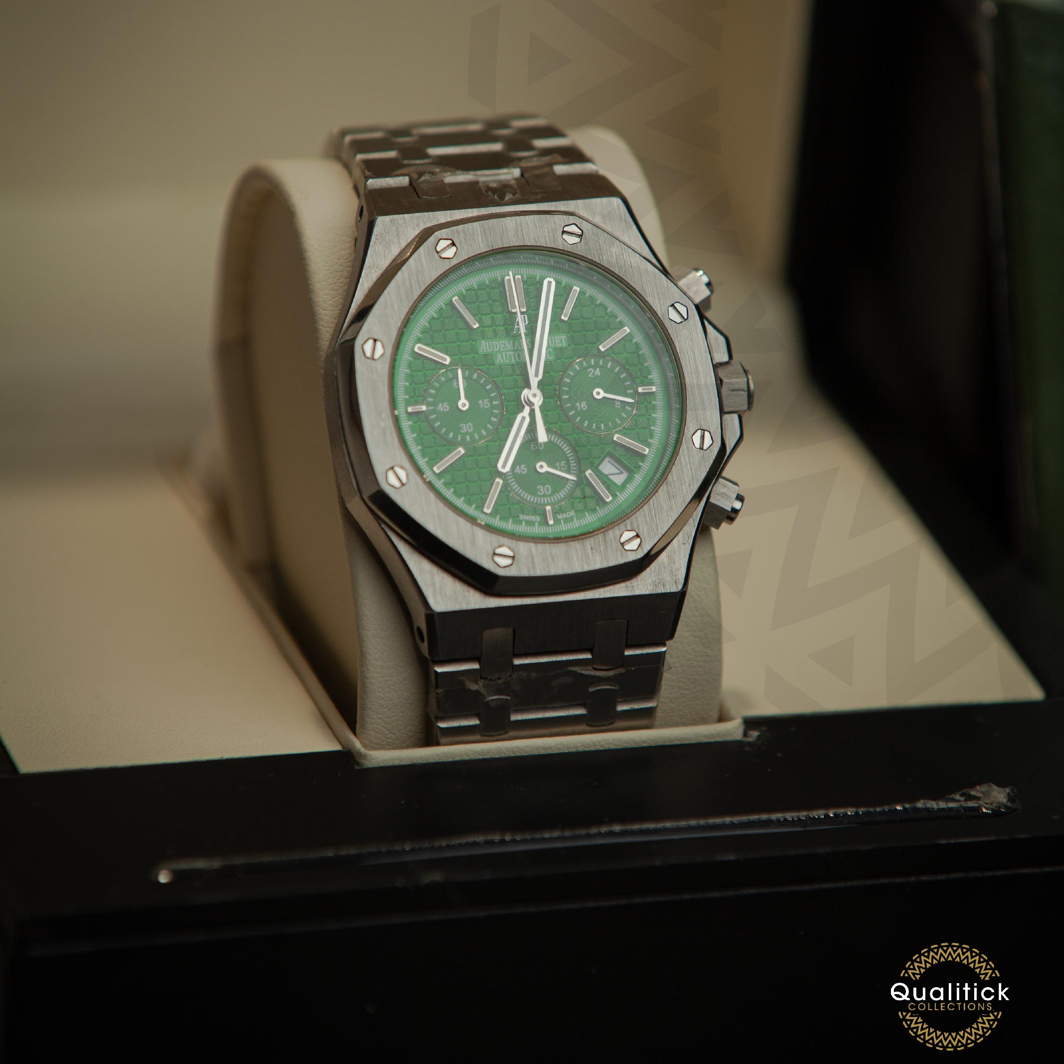 Audemars Piguet Royal Oak Chronograph view 3
